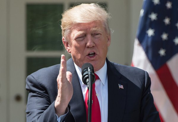 好牛配资 特朗普关税风暴搅动全球市场！亚太股市巨震，加元、墨西哥比索跌至一个月新低